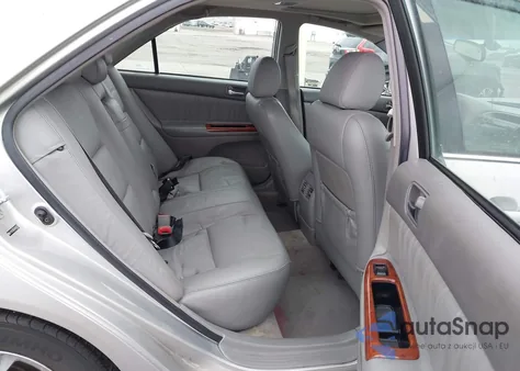 2005 Toyota Camry Xle z USA, uszkodzony, nr VIN 4T1BE30K55U401715